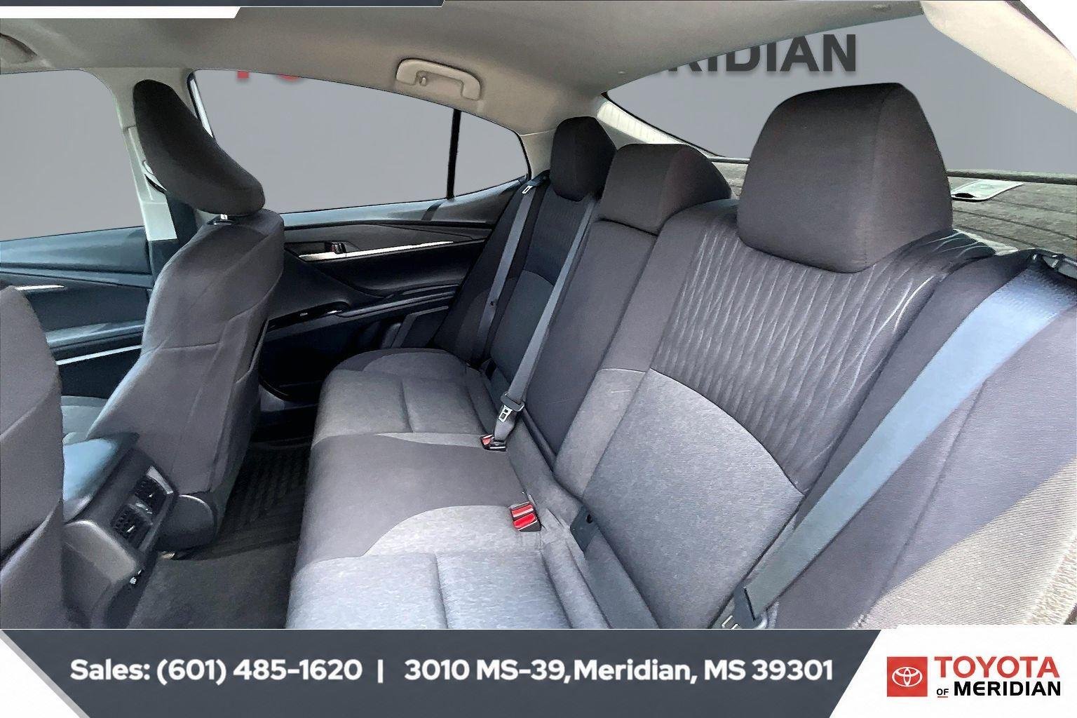 Used 2025 Ice Cap Toyota LE image 19