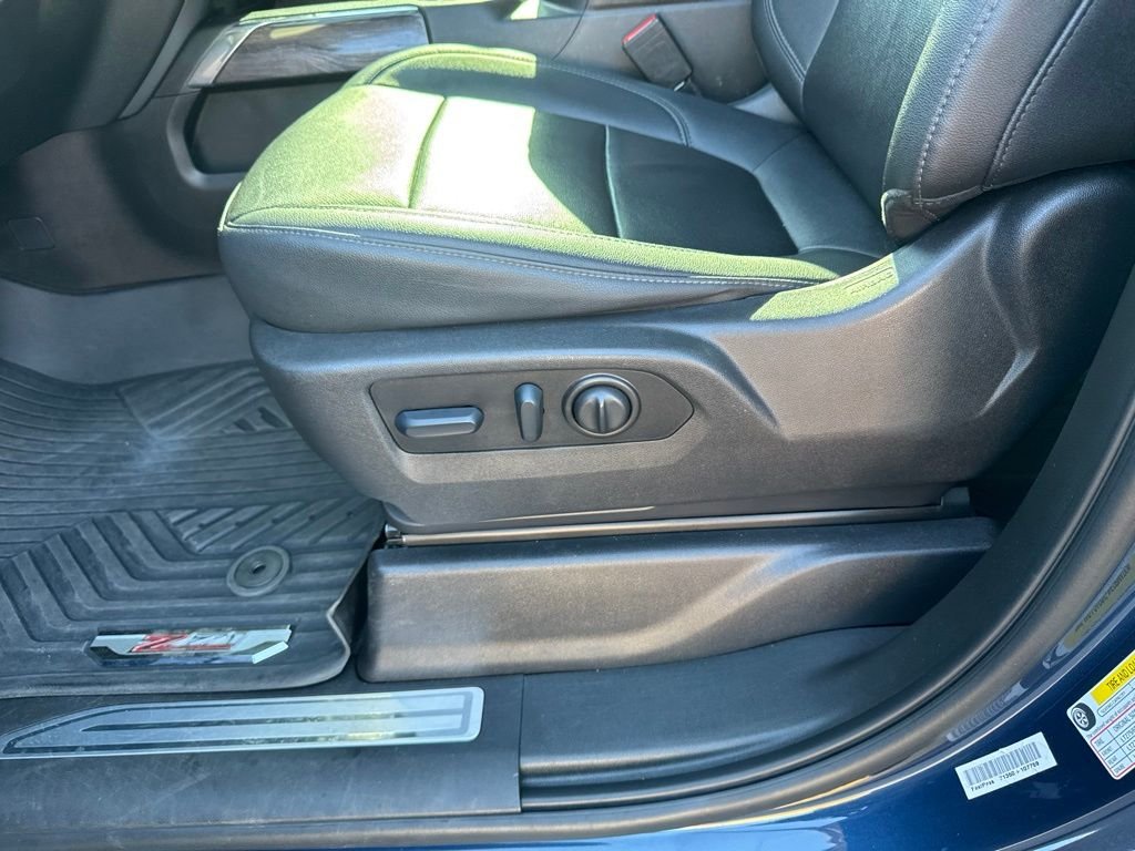 Used 2022 Blue Chevrolet LTZ image 5