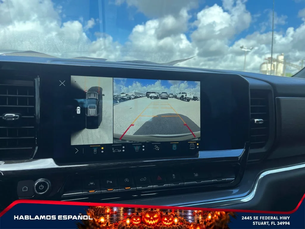 Used 2023 IRIDESCENT PEARL TRICOAT Chevrolet High Country image 32