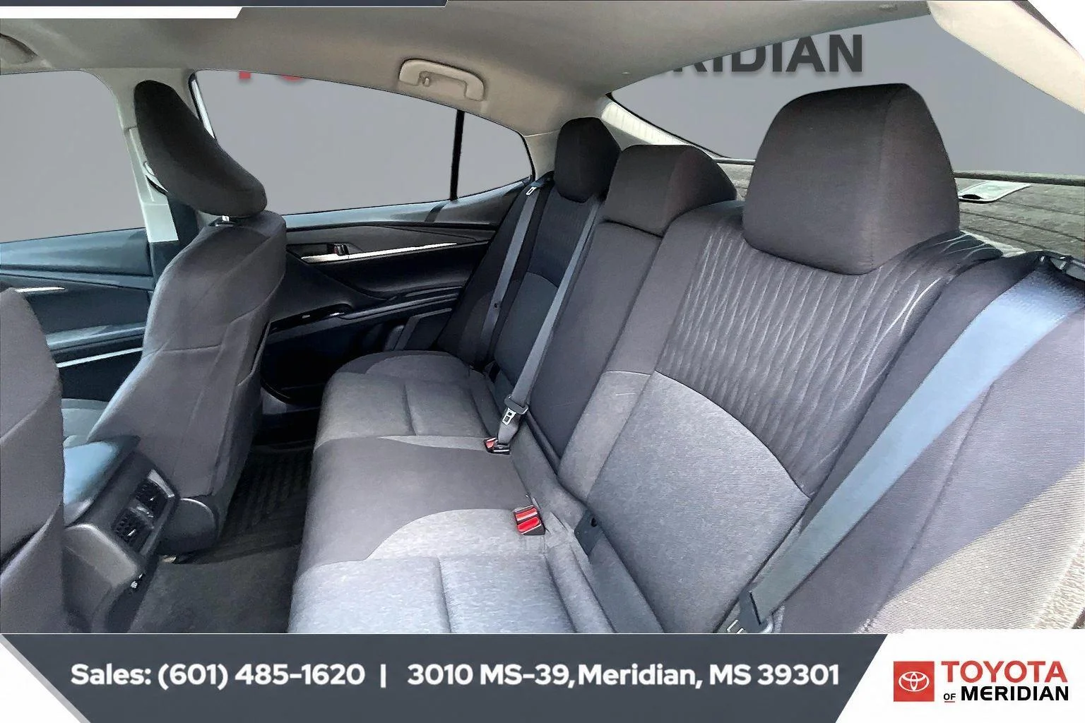 Used 2025 Ice Cap Toyota LE image 19