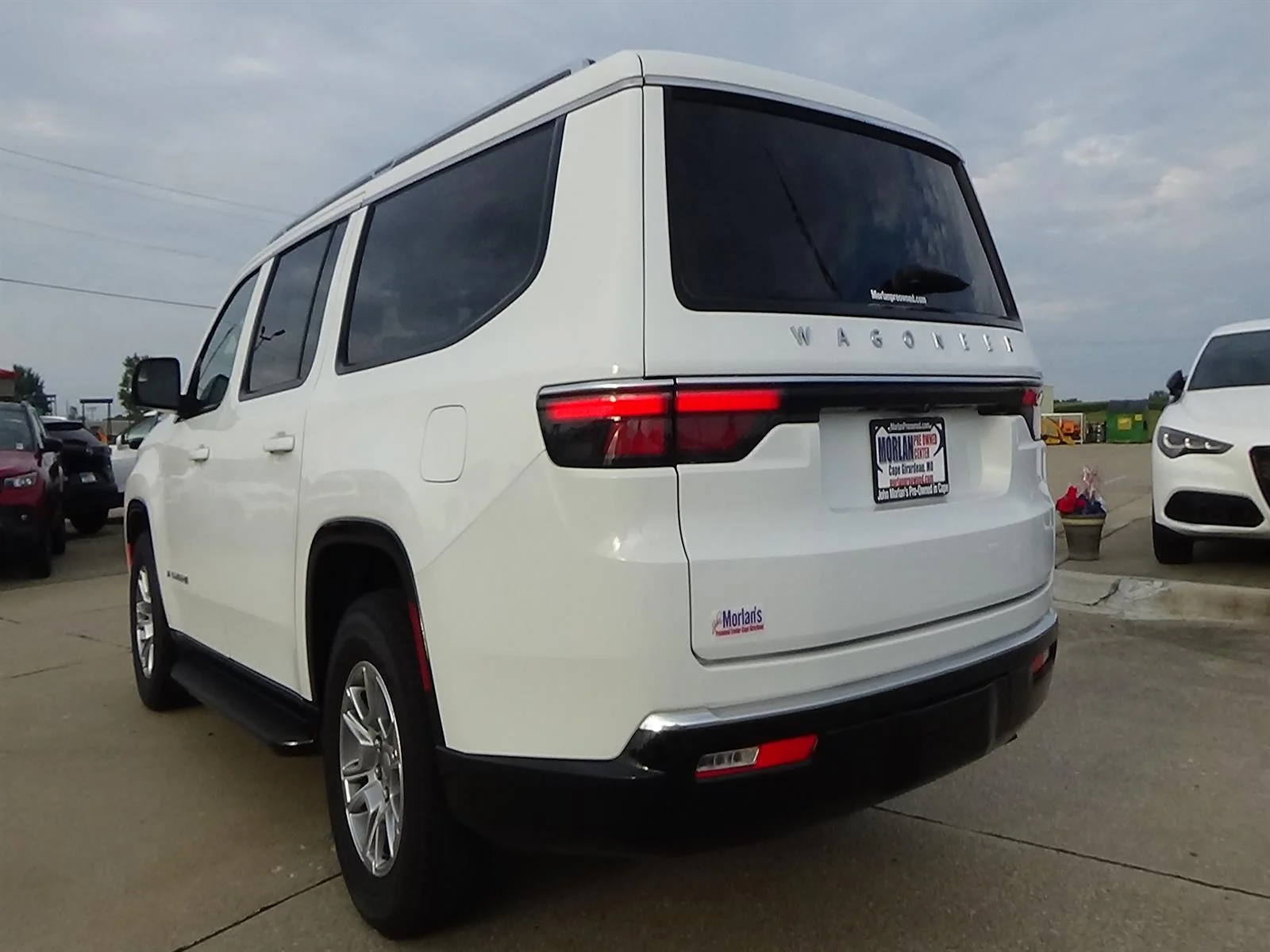 Certified Used 2024 Bright White Clear Coat (pw7) Jeep Base image 8
