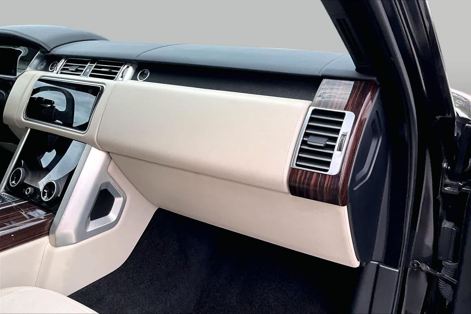Used 2020 Santorini Black Metallic Land Rover Autobiography image 19