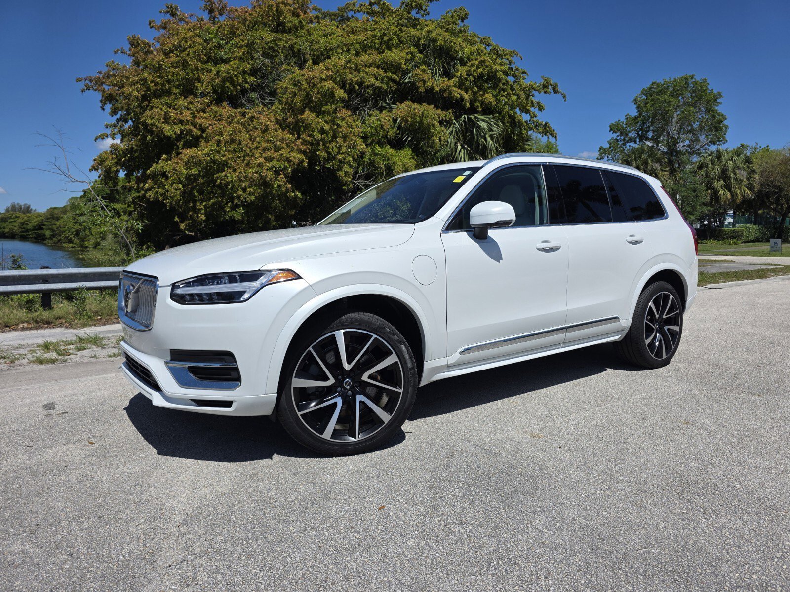 2022 Volvo XC90 T8 Recharge Inscription PHEV AWD's photo