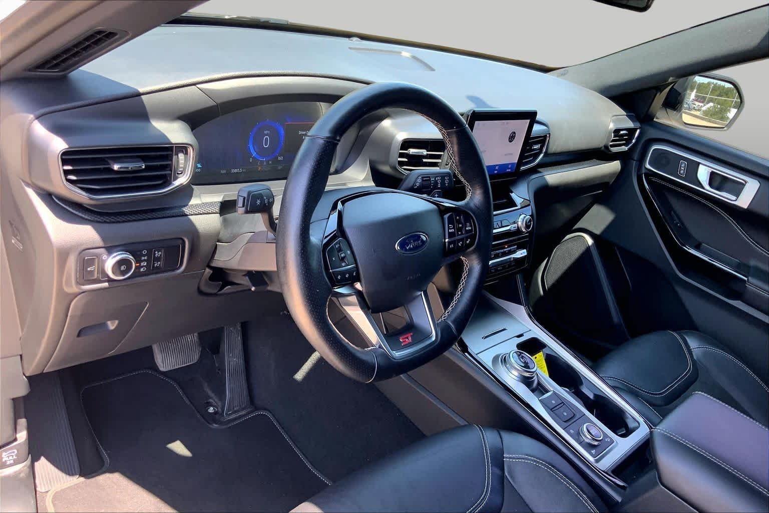 Used 2023 Star White Metallic Tri-Coat Ford ST image 17