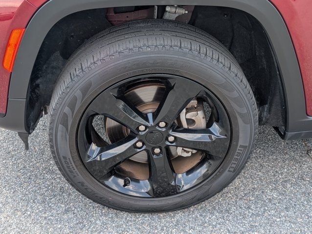 Used 2023 Red Jeep Limited image 13