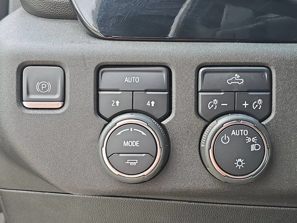 2023 Chevrolet Silverado 1500 LT - Photo 18