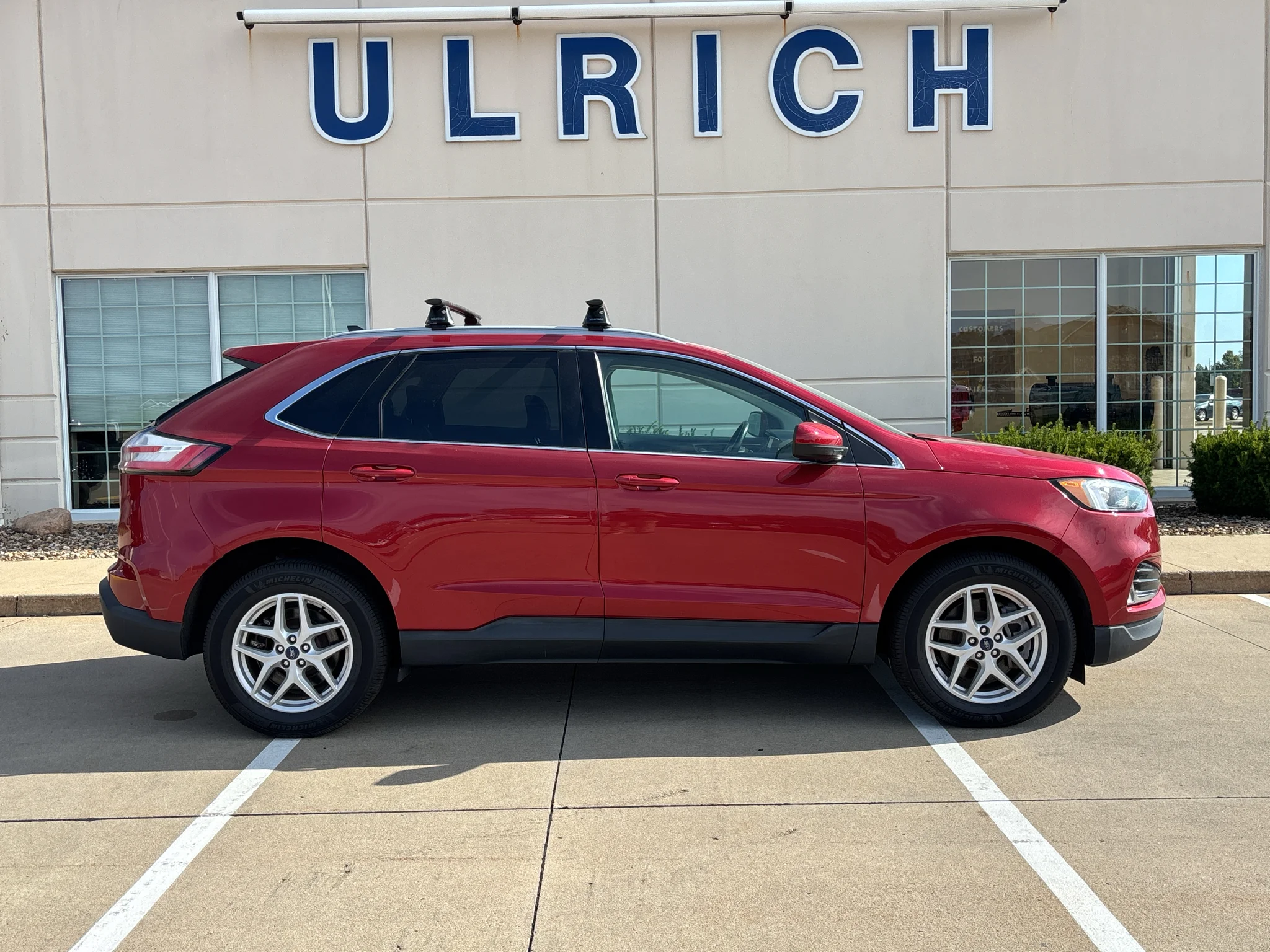 Used 2022 Rapid Red Metallic Tinted Clearcoat Ford SEL image 9
