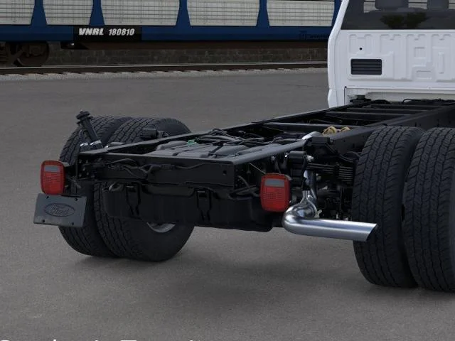 New 2026 Oxford White Ford F-600® XL image 45
