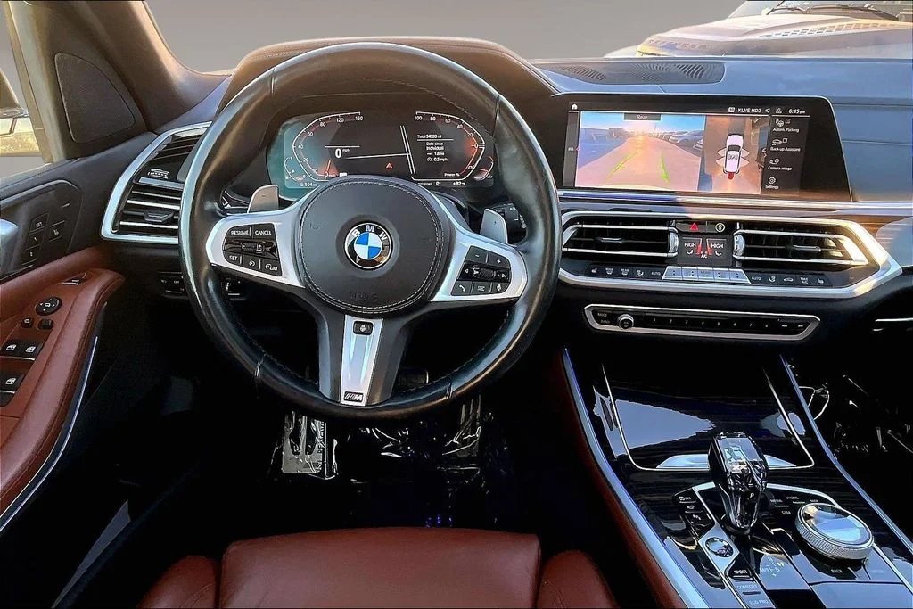 Used 2021 White BMW xDrive40i image 8