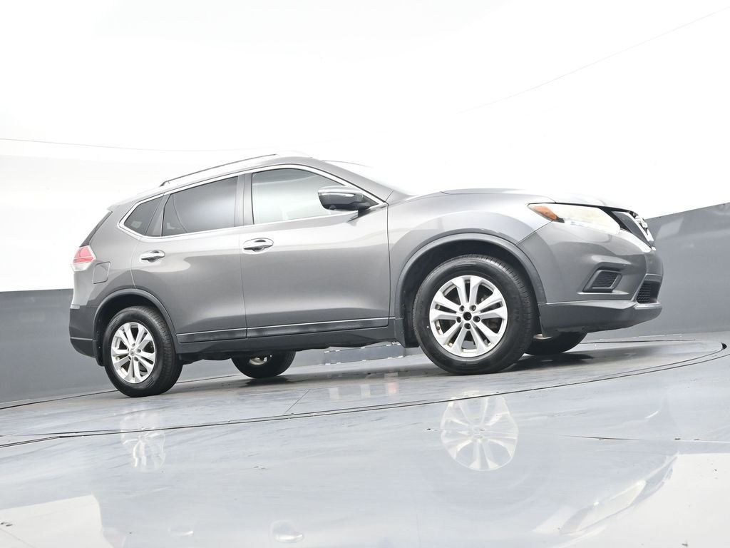 Used 2015 Gray Nissan SV image 41