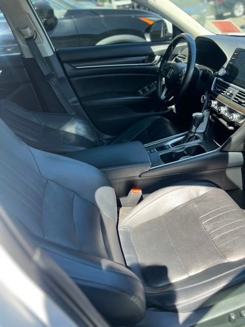 Used 2018 White Honda EX-L image 6