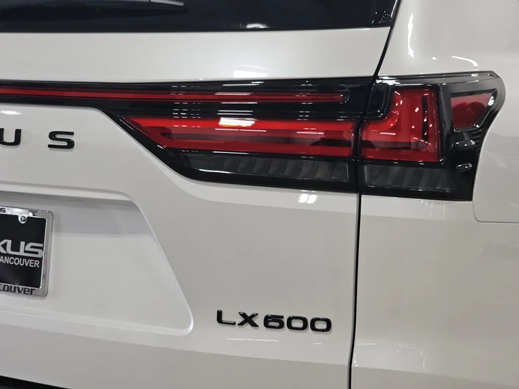New 2026 Eminent White Pearl Lexus LUXURY image 32