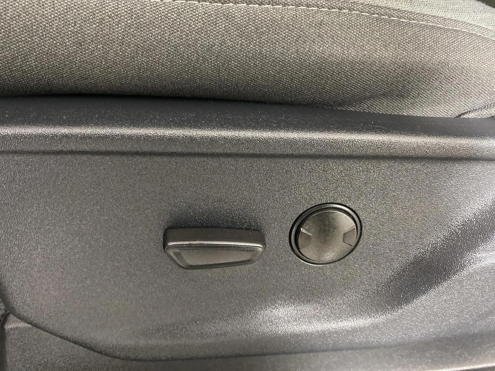 Used 2025 Iconic Silver Ford XLT image 11