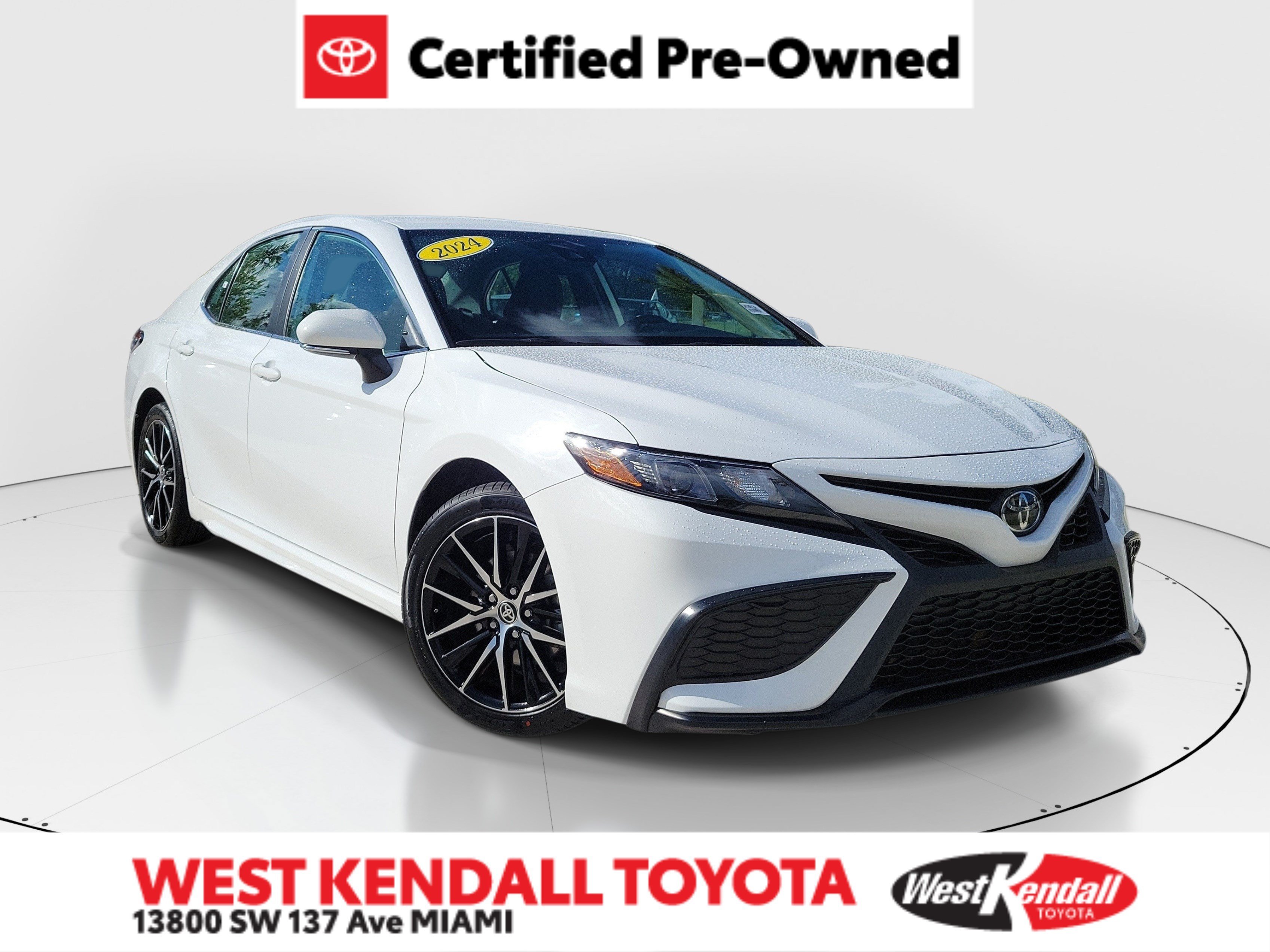 Certified Used 2024 Ice Toyota SE image 1