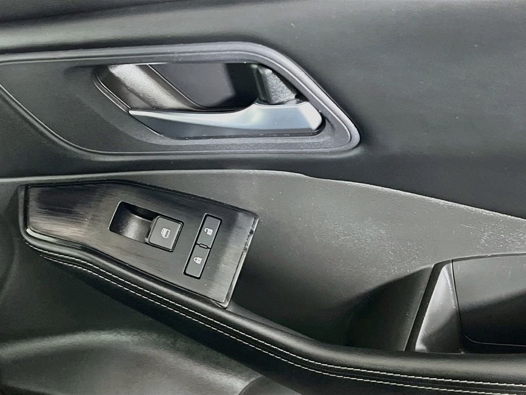 2025 Nissan Rogue SV - Photo 29