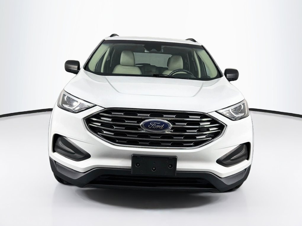 Used 2020 White Ford SE image 2