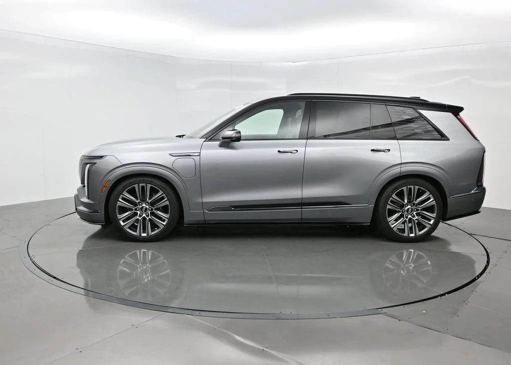 Used 2026 Cadillac VISTIQ Platinum Sport with VIN 1GYC3RML8TZ713154 for sale in Naperville, IL