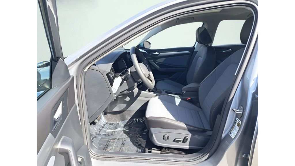 New 2026 Silver Volkswagen 1.5T SE image 10