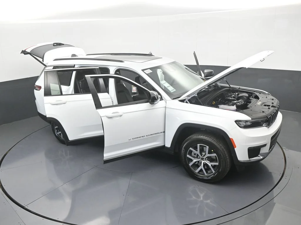 Used 2025 Bright White Clearcoat Jeep Limited image 67
