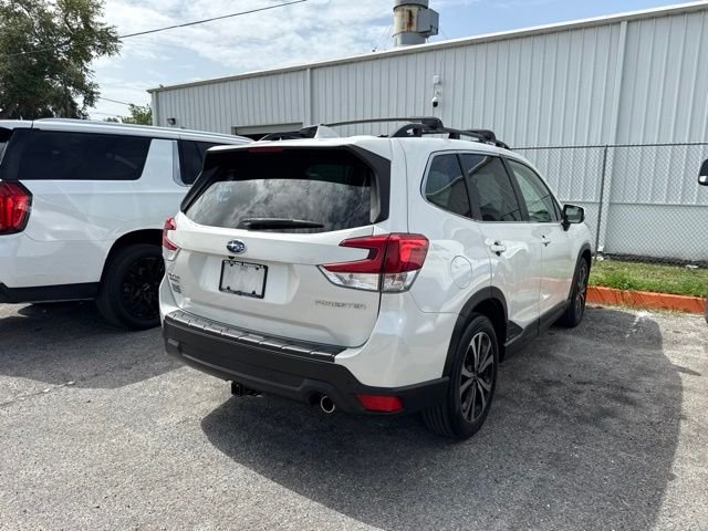 Used 2022 White Subaru Limited image 7
