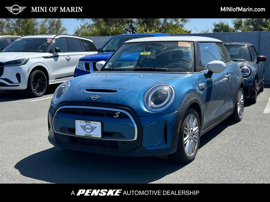 2024 MINI Hardtop Cooper SE's photo