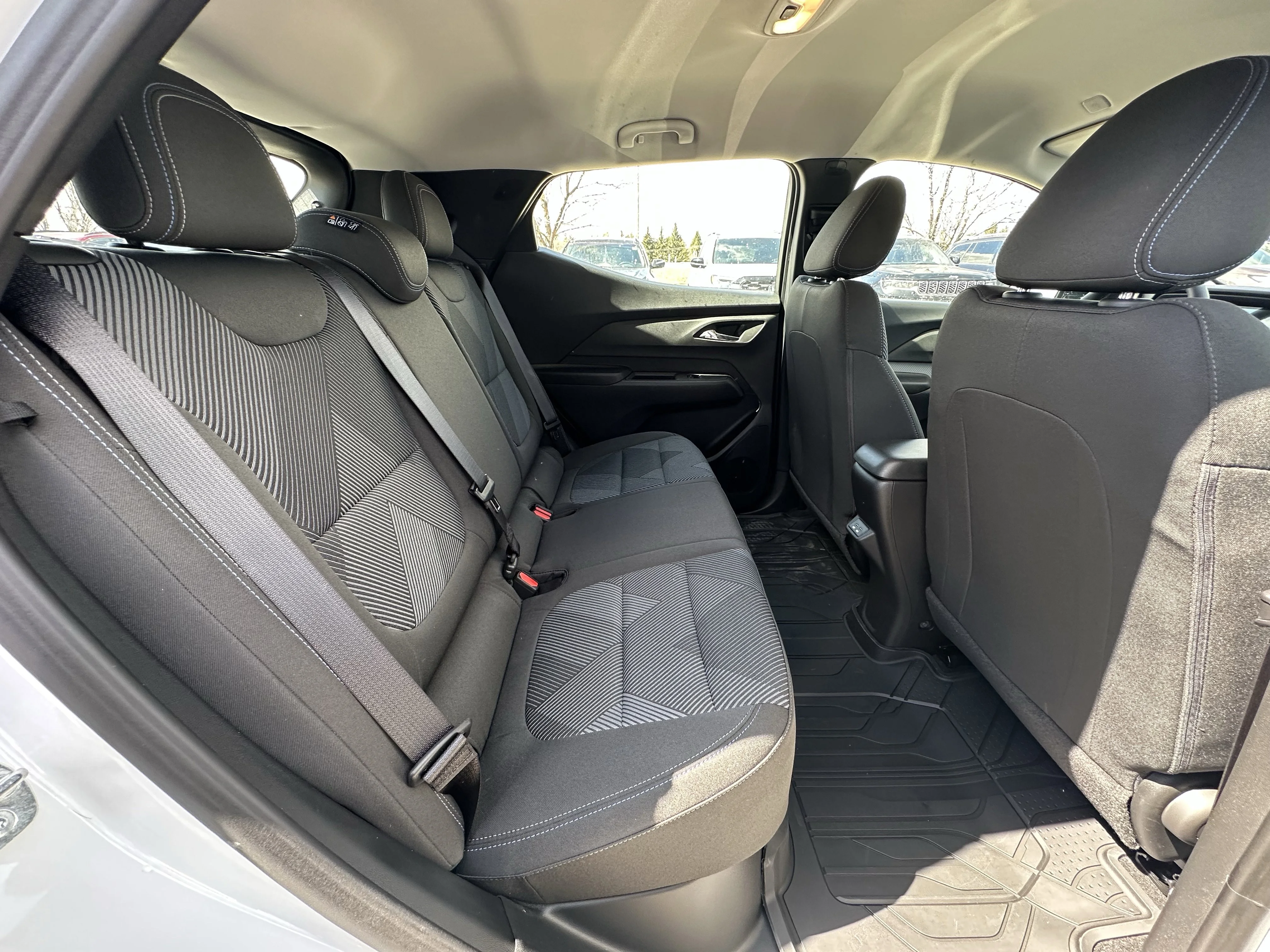 New 2027 Summit White Chevrolet LT image 21