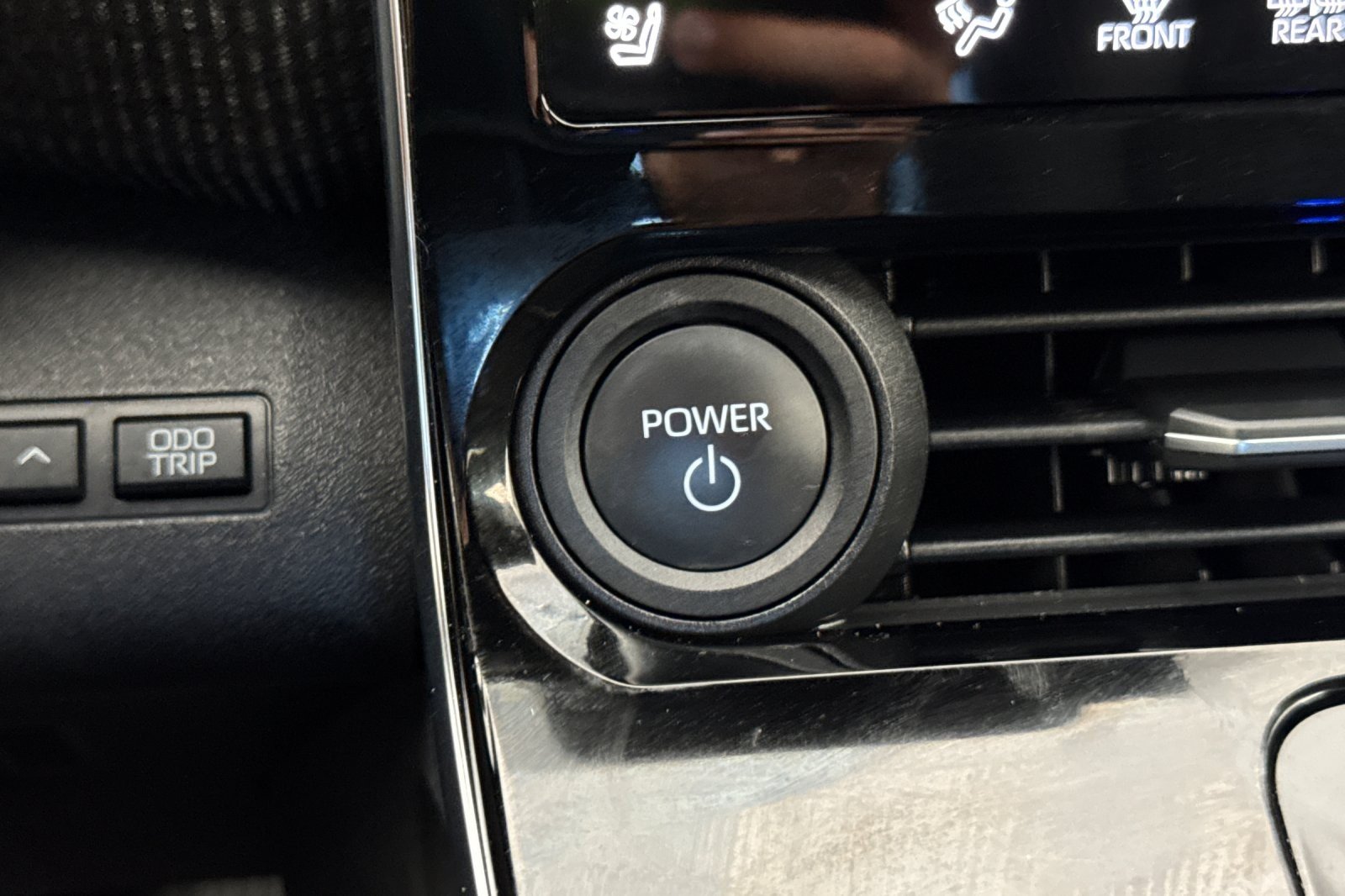 Certified Used 2023 Wind Chill Pearl Toyota Limited image 21