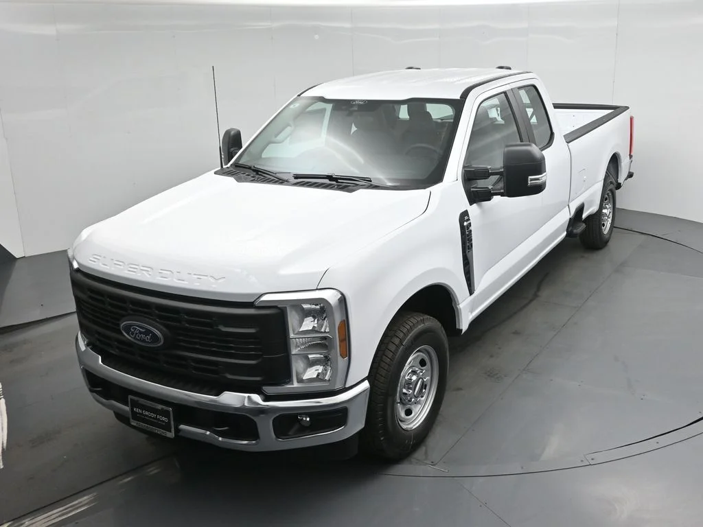 New 2026 Oxford White Ford XL image 30