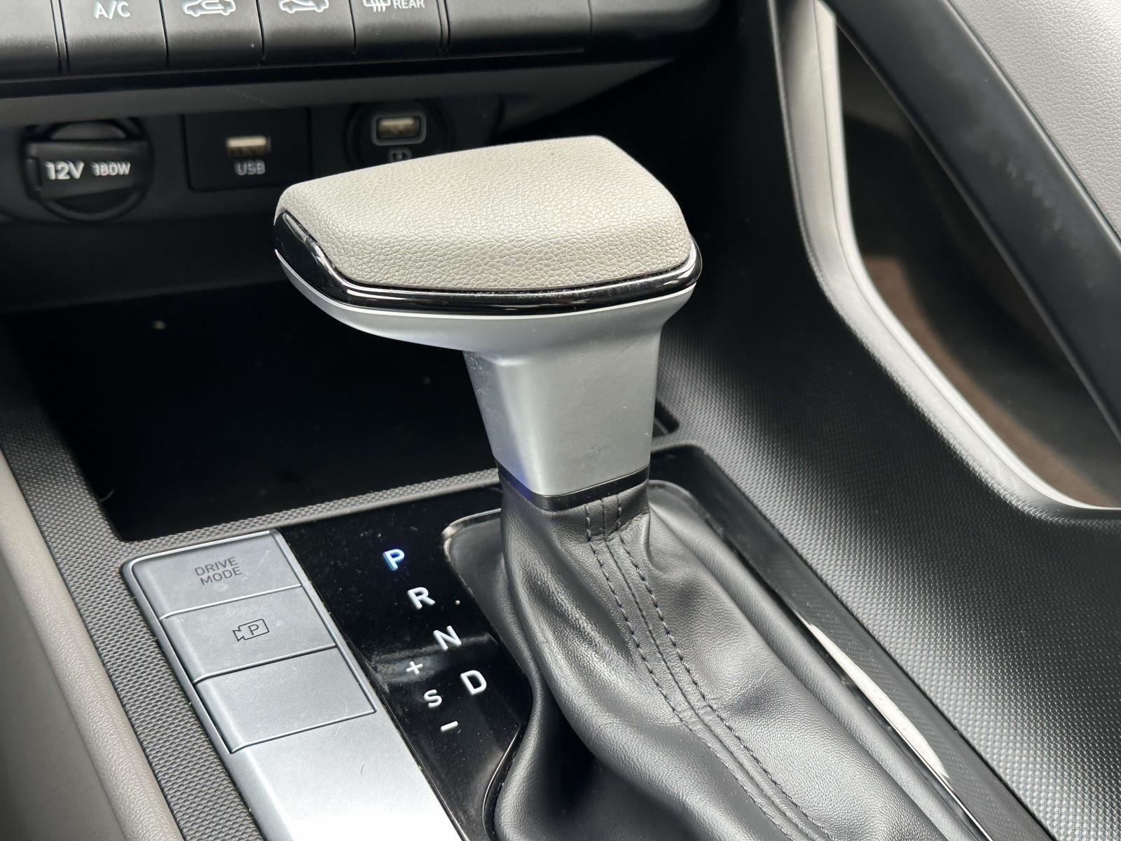 Certified Used 2023 Black Hyundai SE image 27