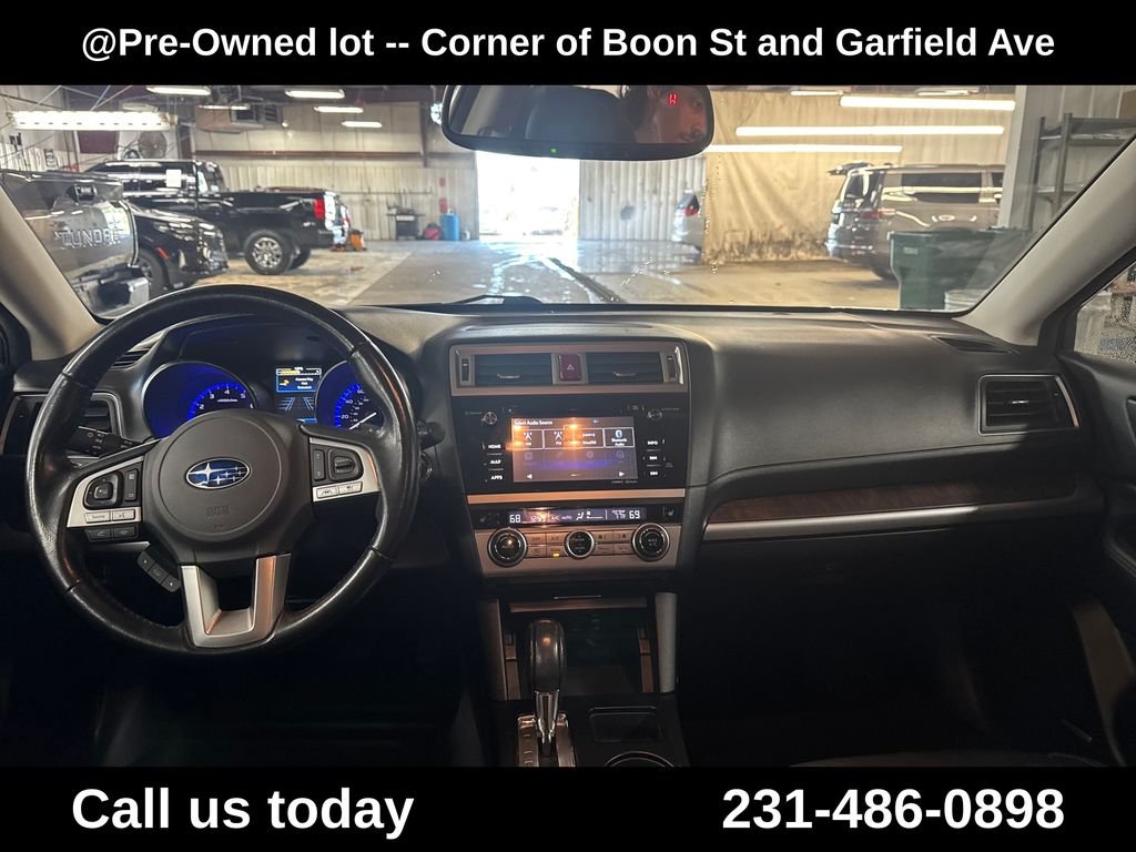 Used 2016 White Subaru 2.5i image 18