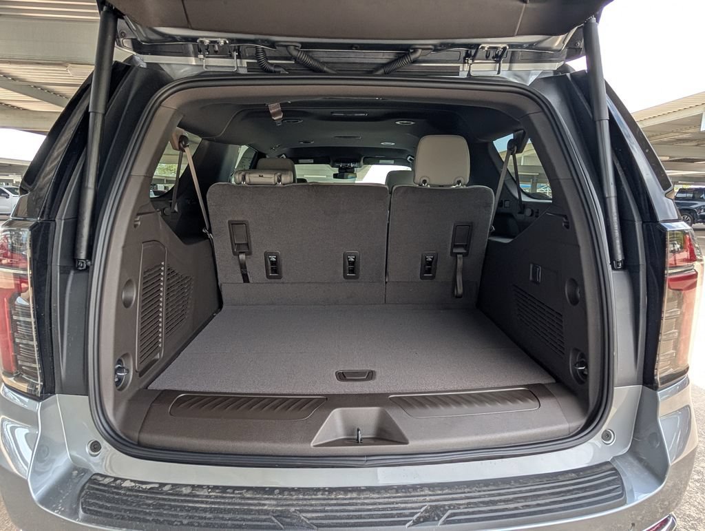 2026 Chevrolet Suburban LT - Photo 32
