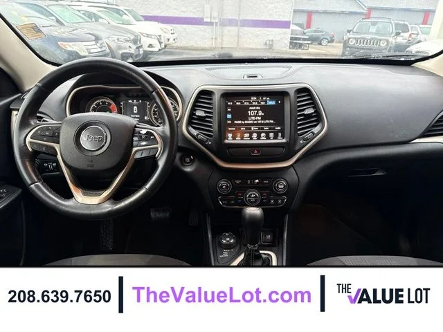 Used 2016 Red Jeep Latitude image 14