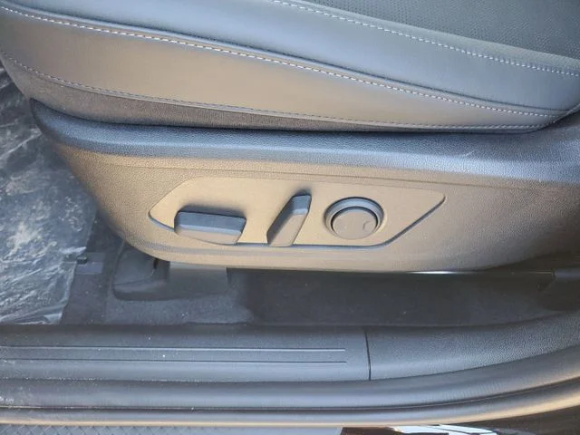 2025 Kia Sorento S - Photo 9