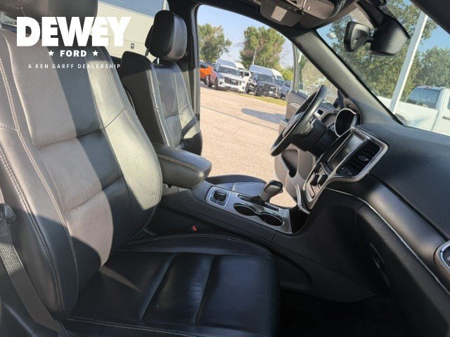 Used 2017 Bright White Clearcoat Jeep Limited image 35
