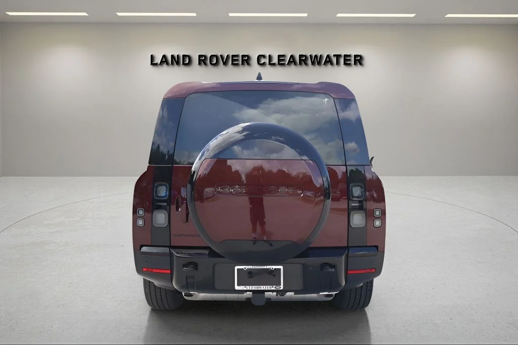 New 2026 Sedona Red Land Rover S image 4