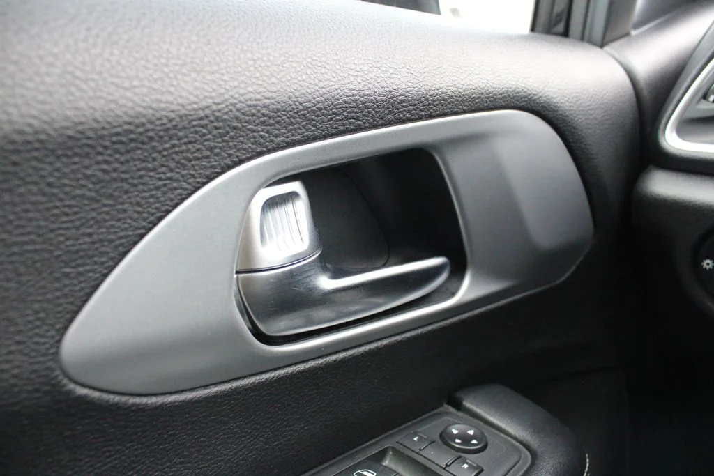 Used 2019 Black Chrysler Touring L Plus image 6