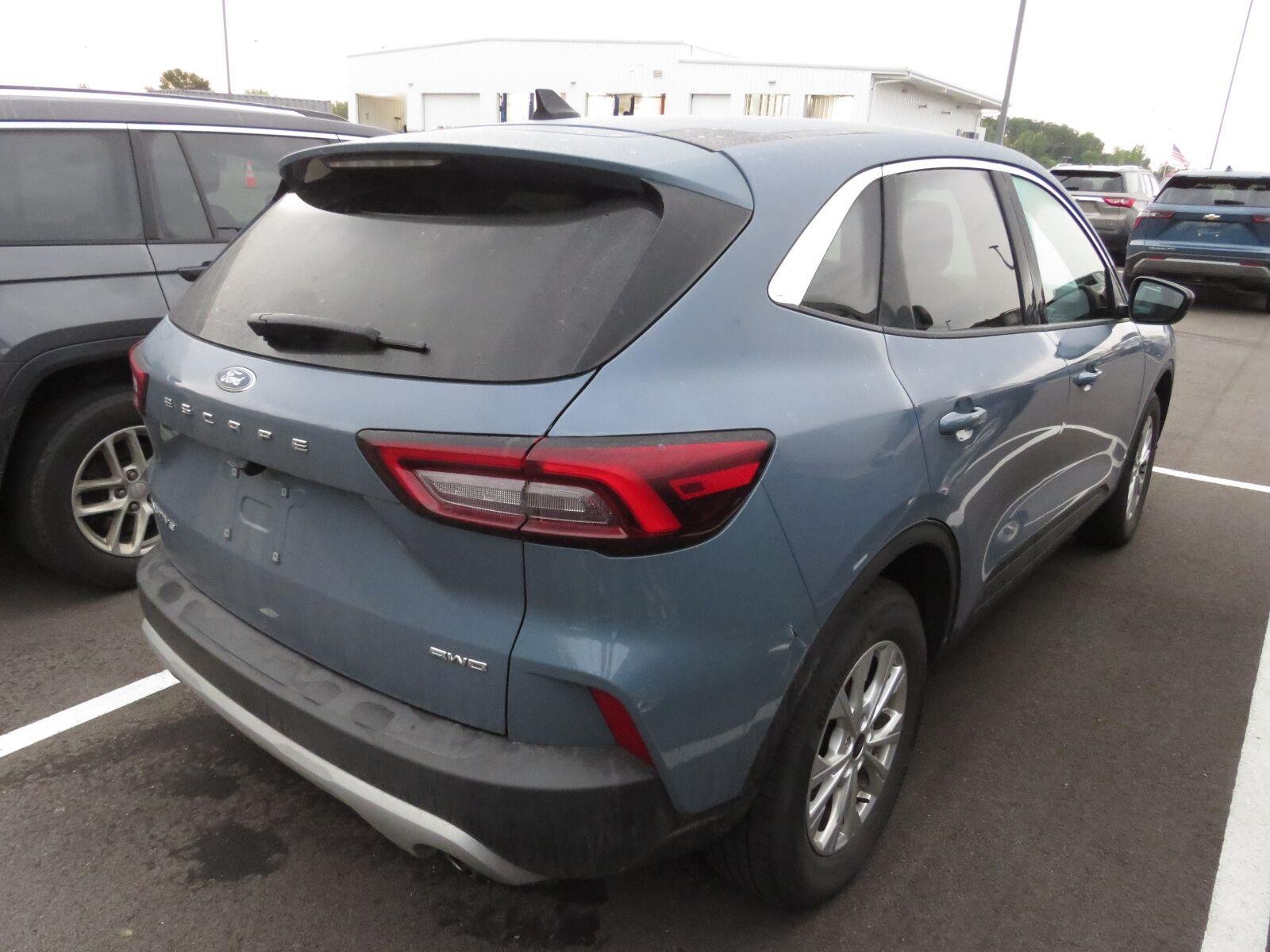 Used 2023 VAPOR BLUE METALLIC FORD TRUCK  image 11