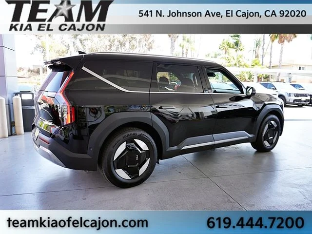 New 2026 Black Kia Wind image 9