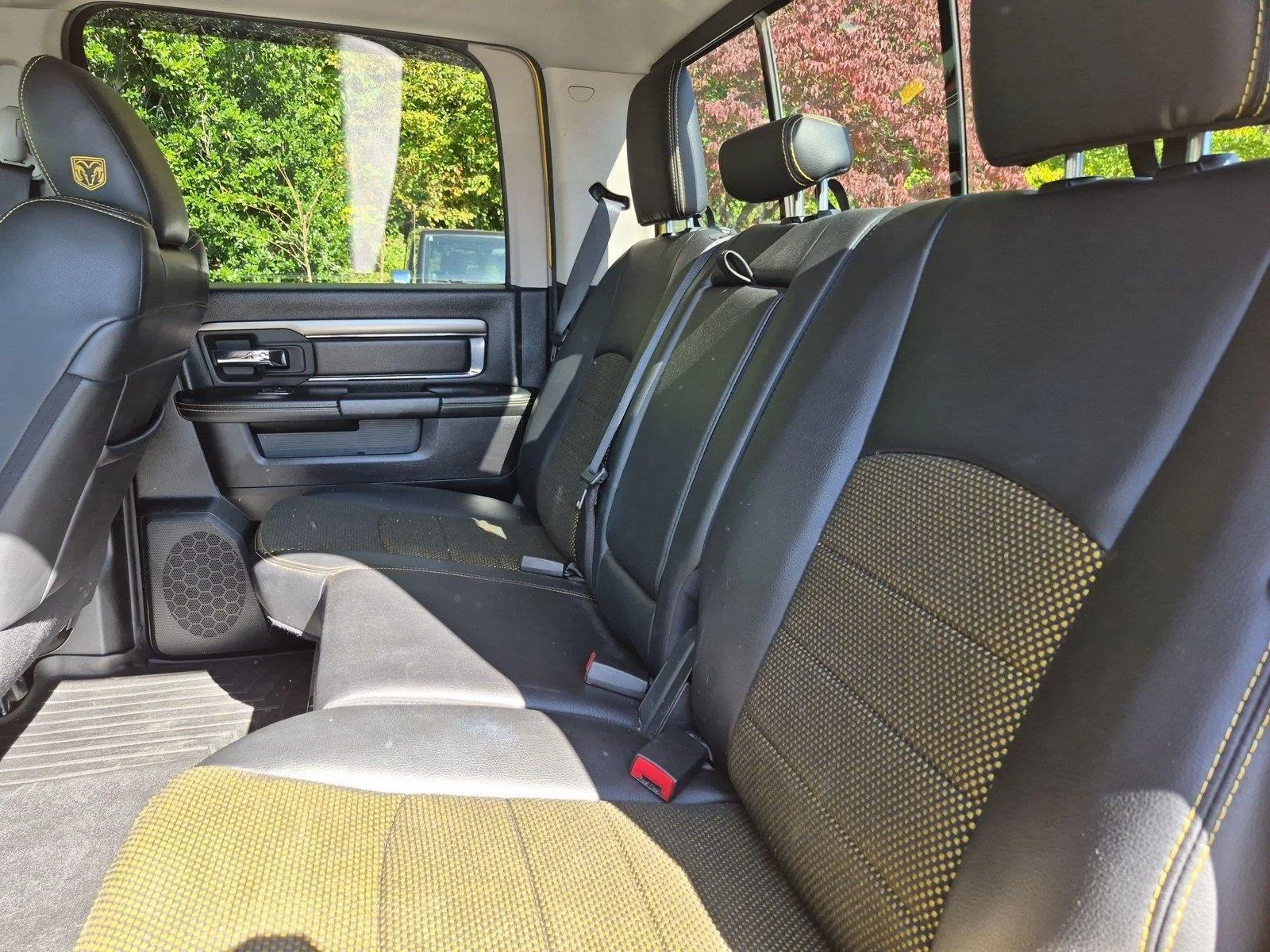 Used 2016 BRIGHT WHITE CLEARCOAT RAM SPRT image 29
