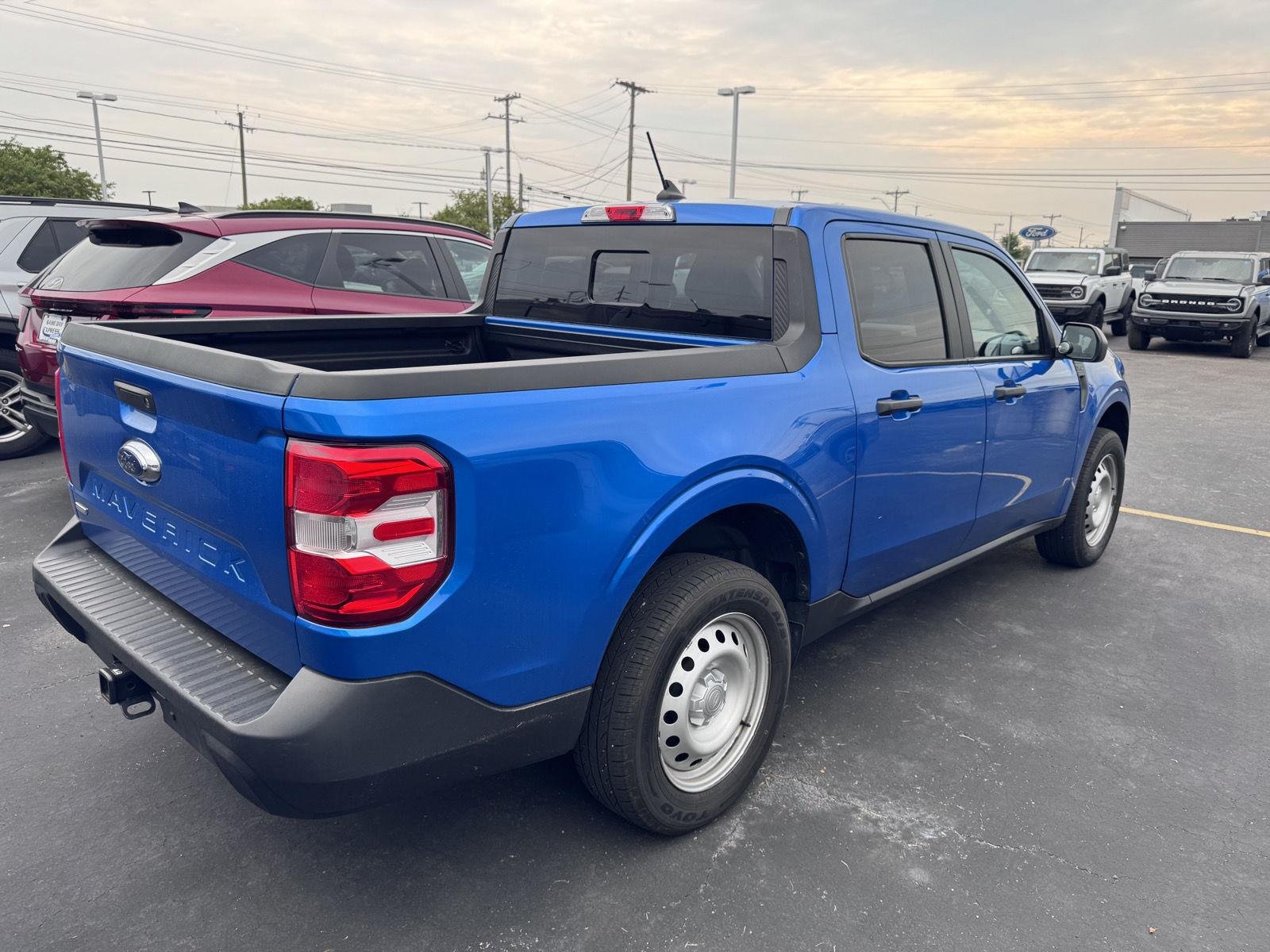 Used 2022 Velocity Blue Ford XL image 4