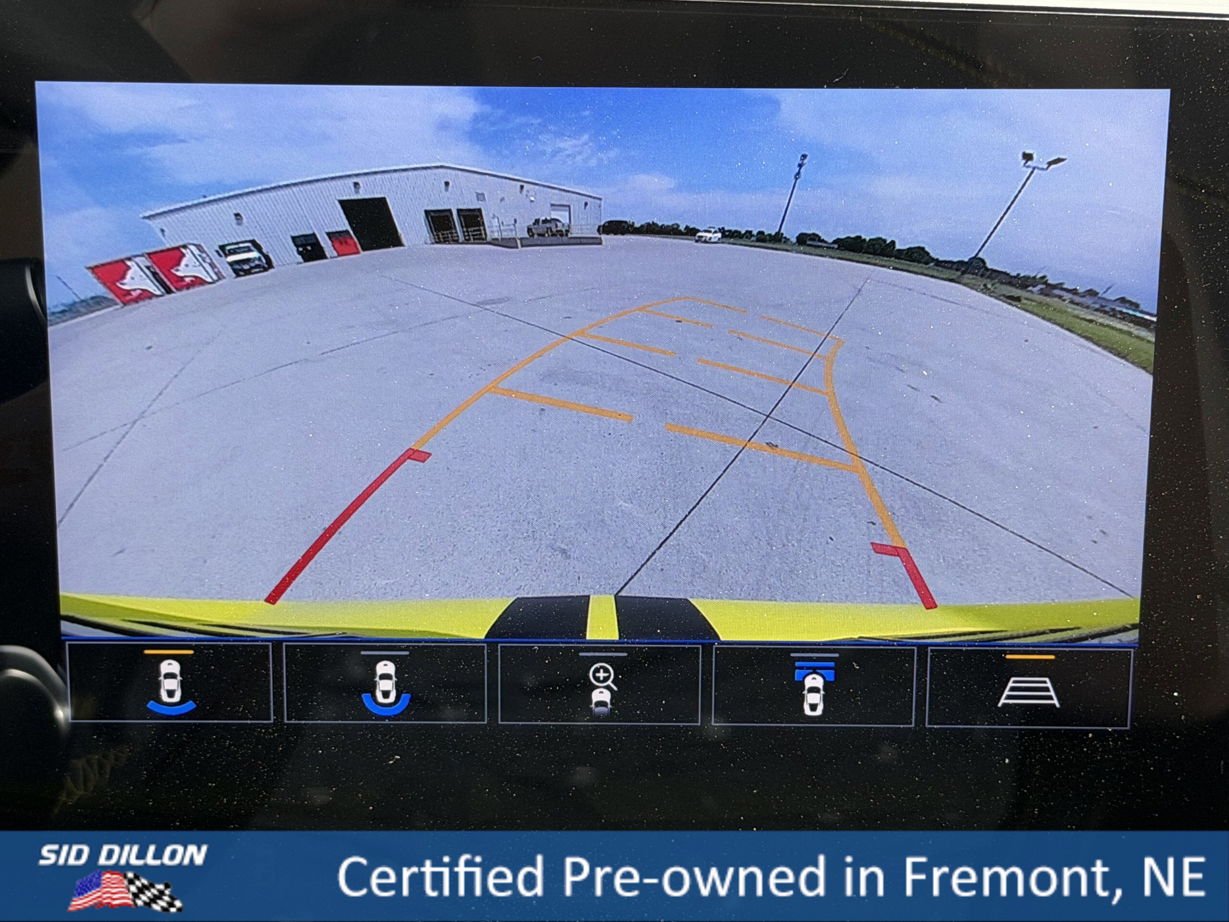 Used 2021 Accelerate Yellow Metallic Chevrolet 3LT image 4