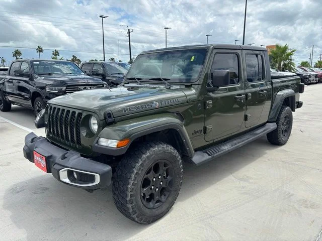 Used 2023 Green Jeep Texas Trail image 3