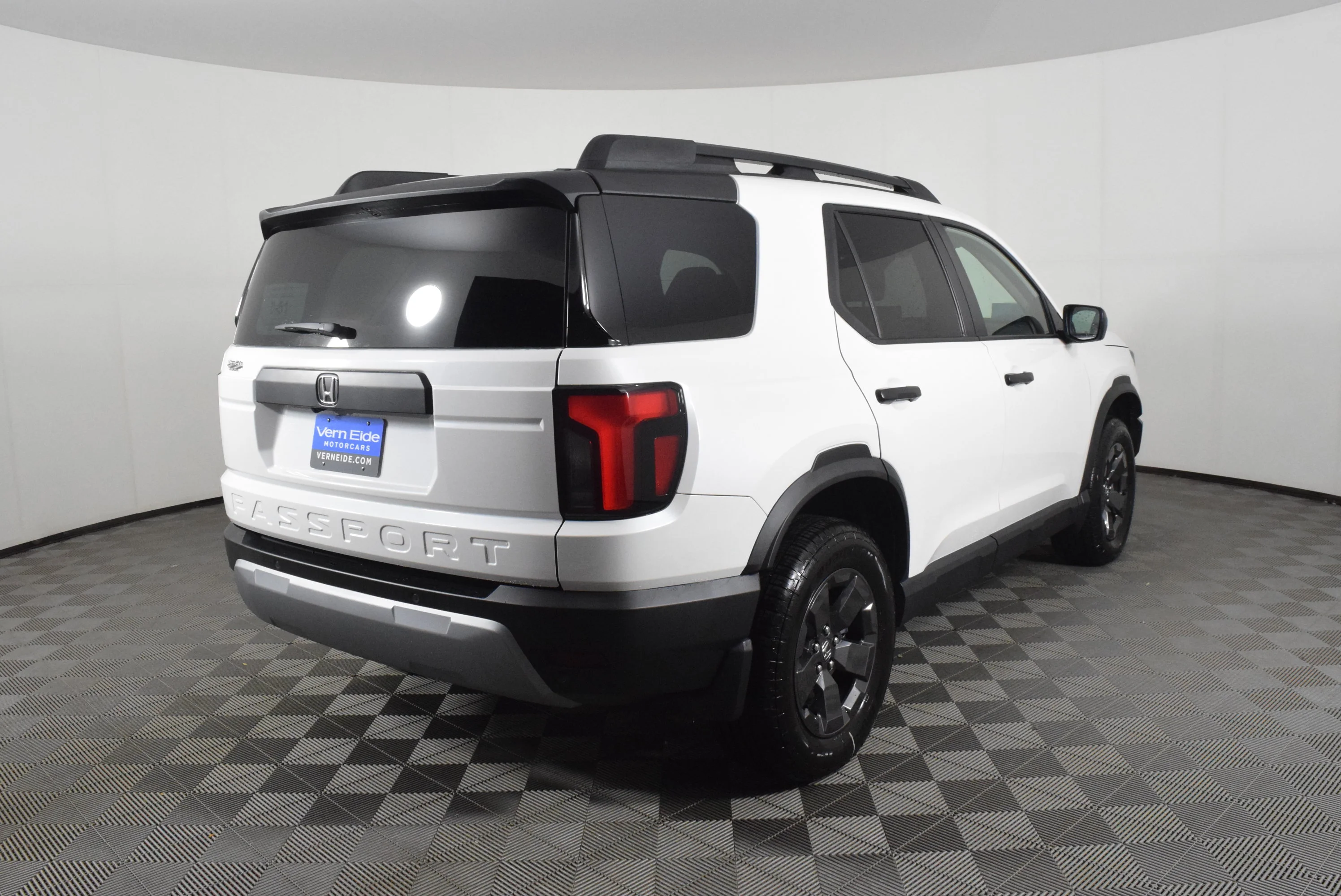 New 2026 Platinum White Pearl Honda RTL image 6
