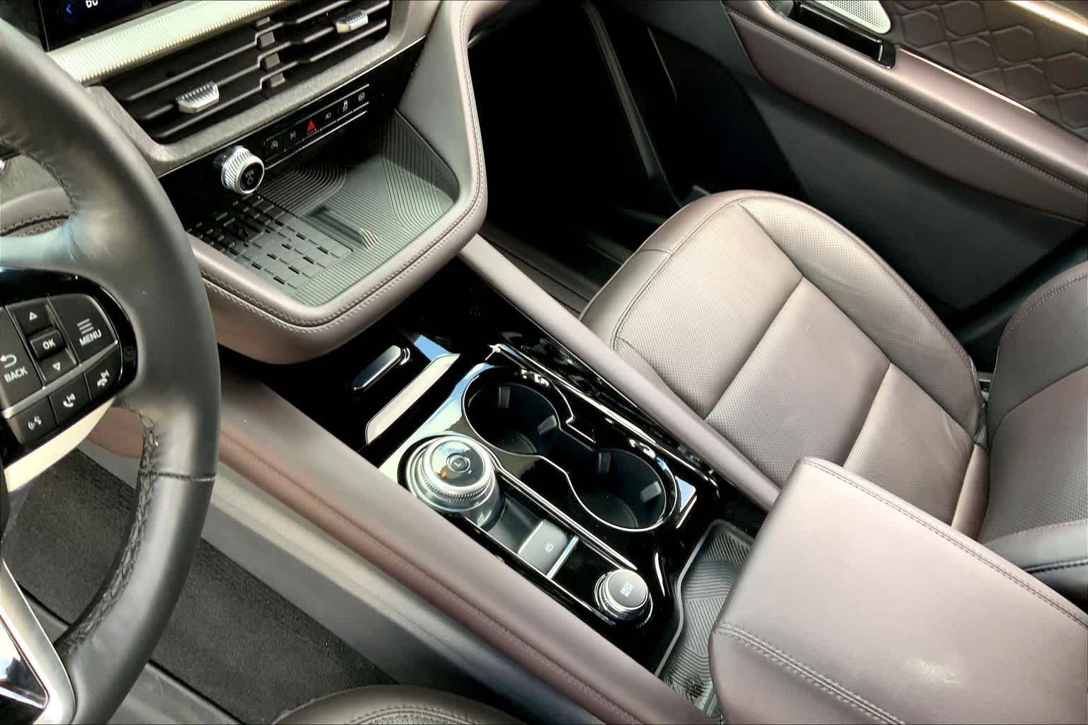Used 2025 Agate Black Metallic Ford Platinum image 16