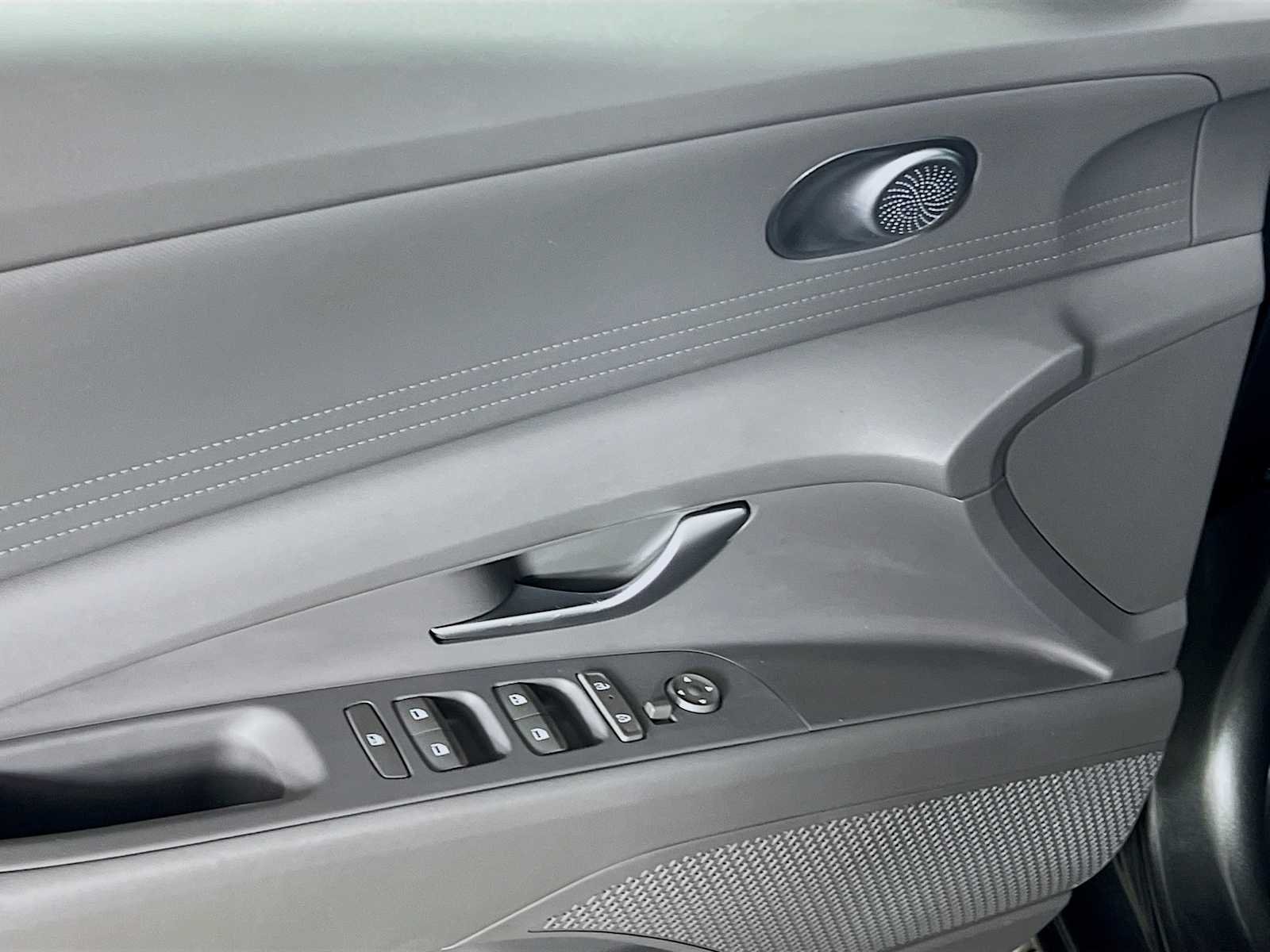 Used 2024 Amazon Gray Hyundai SEL image 18