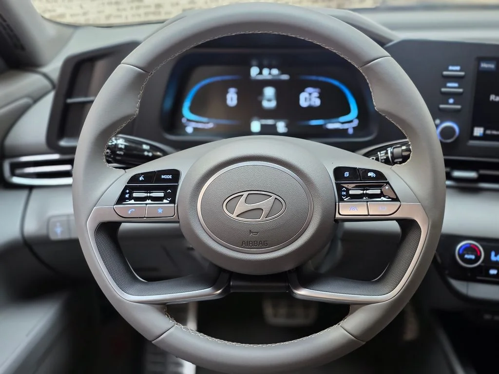 New 2026 Amazon Gray Hyundai SEL Sport image 11