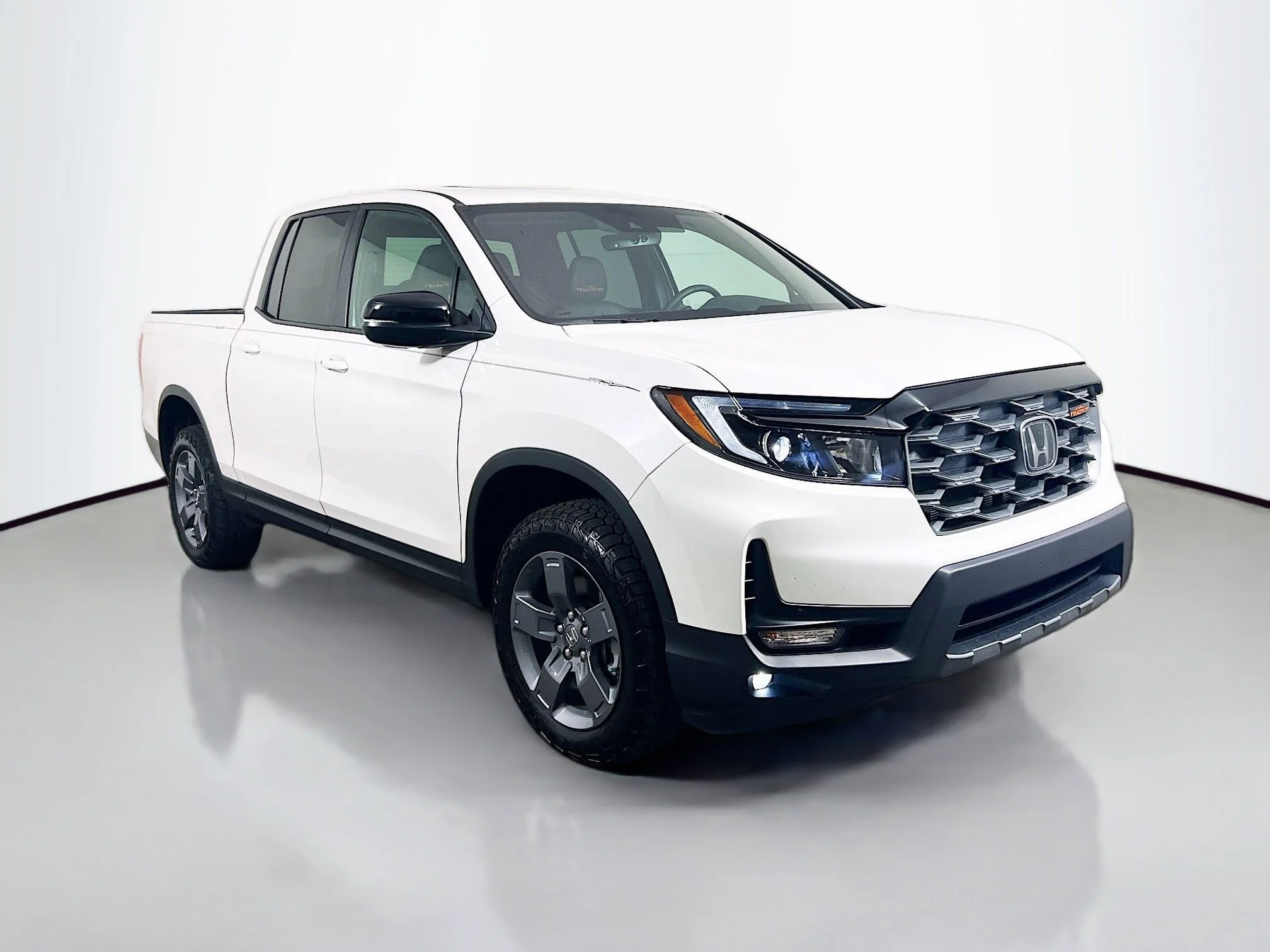 Certified Used 2025 Platinum White Pearl Honda AWD TRAILSPORT image 27