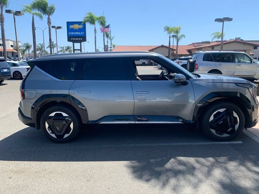 Certified Used 2024 Pebble Gray Kia Land image 5