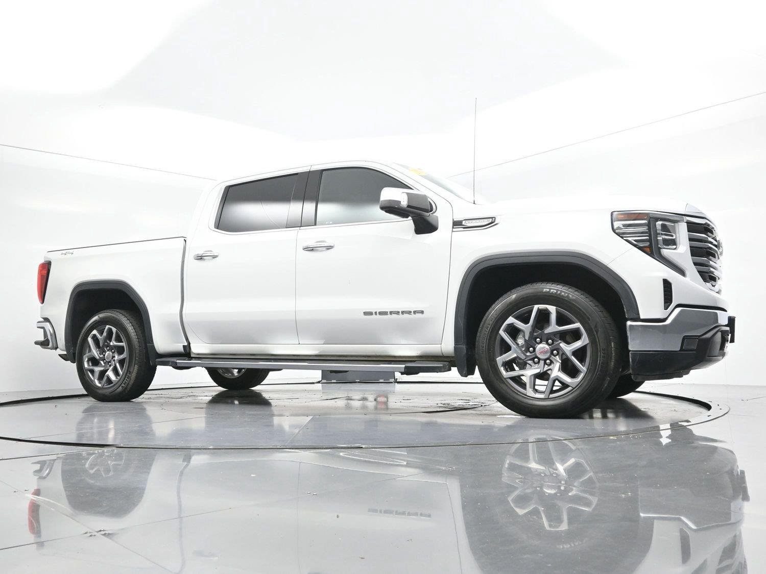 Used 2022 Summit White GMC SLT image 44