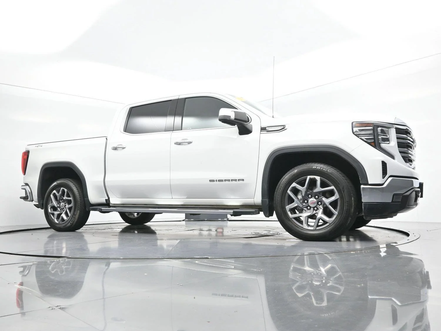 Used 2022 Summit White GMC SLT image 44